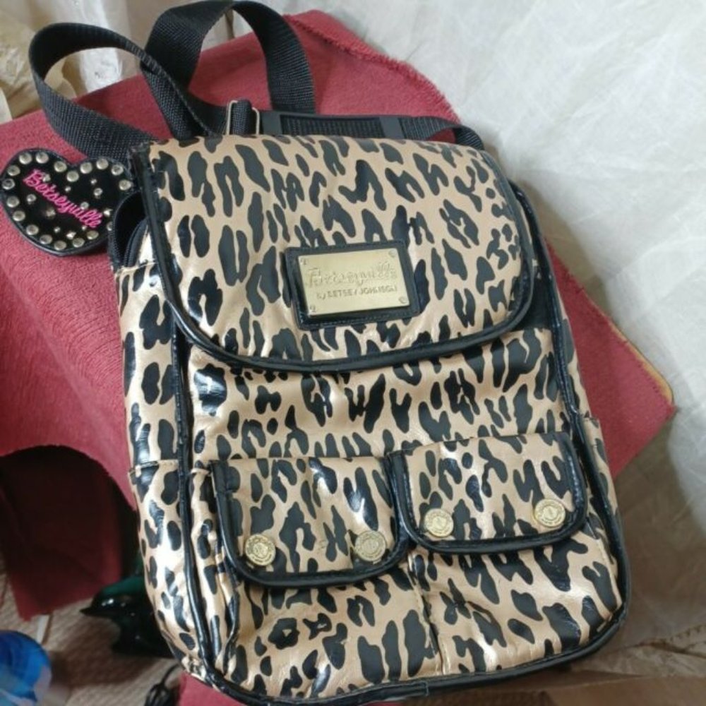 Betsey  Johnson Betseyville Animal Print Shoulder  bag